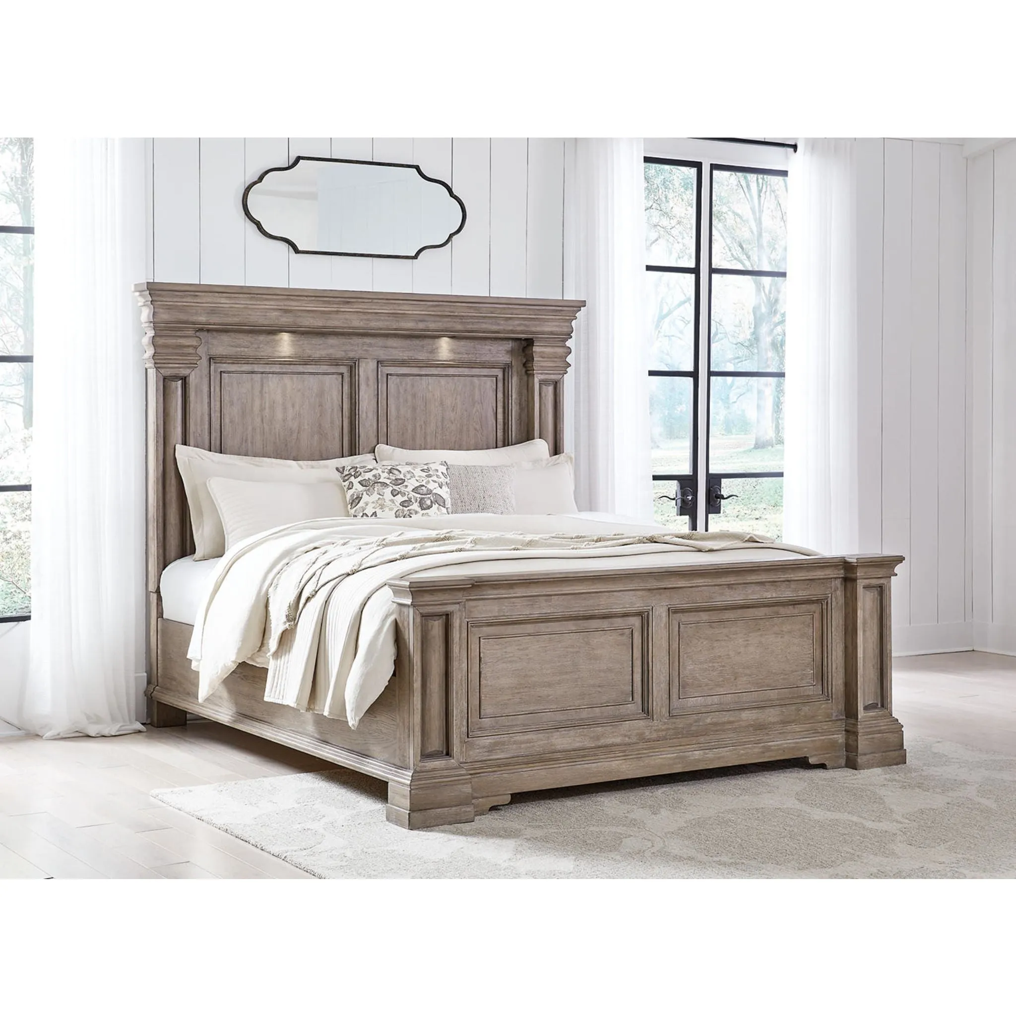 Blairhurst King Panel Bed - Light Grayish Brown