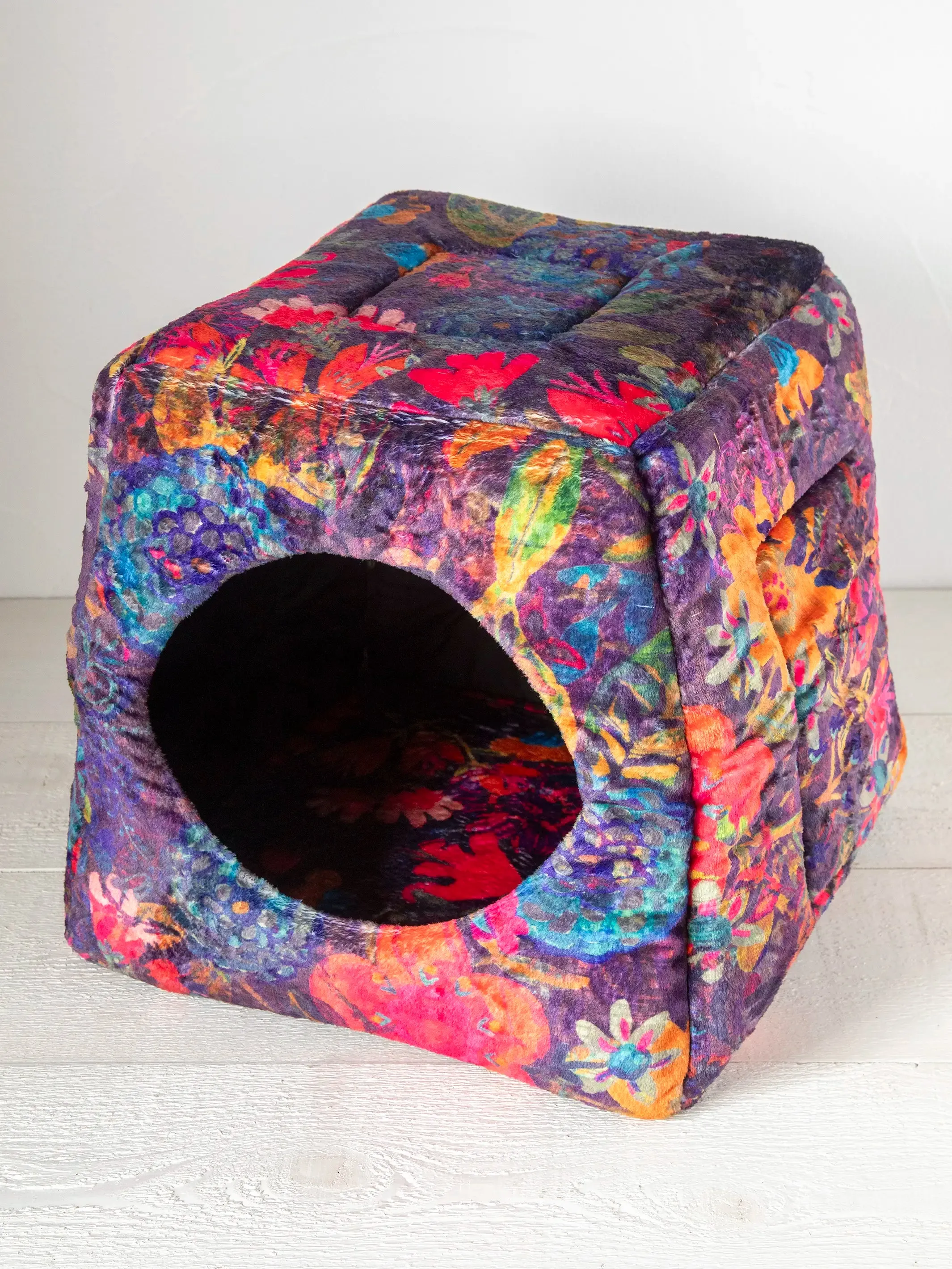 Collapsible Cozy Cat Bed - Dark Floral Garden