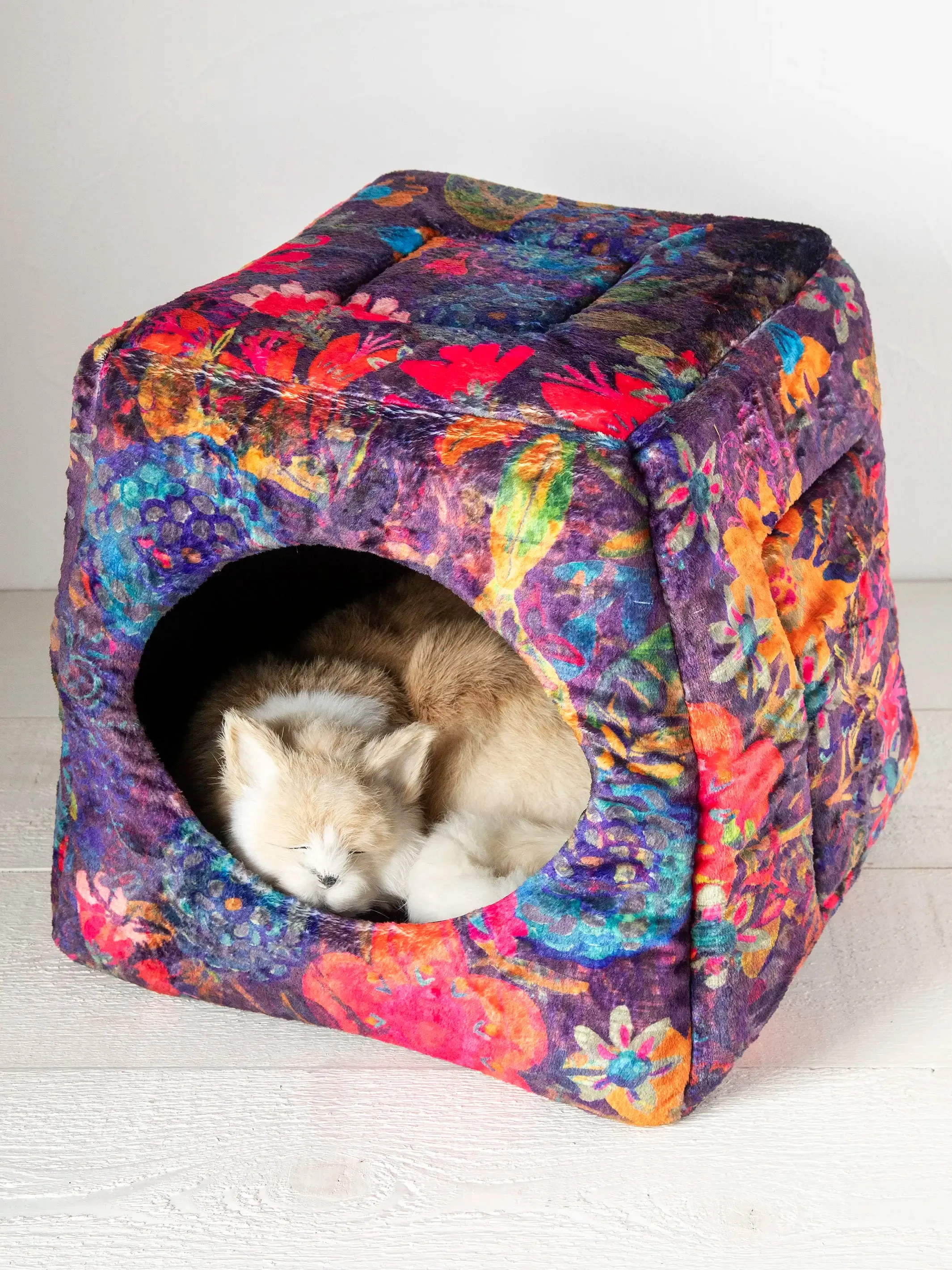 Collapsible Cozy Cat Bed - Dark Floral Garden