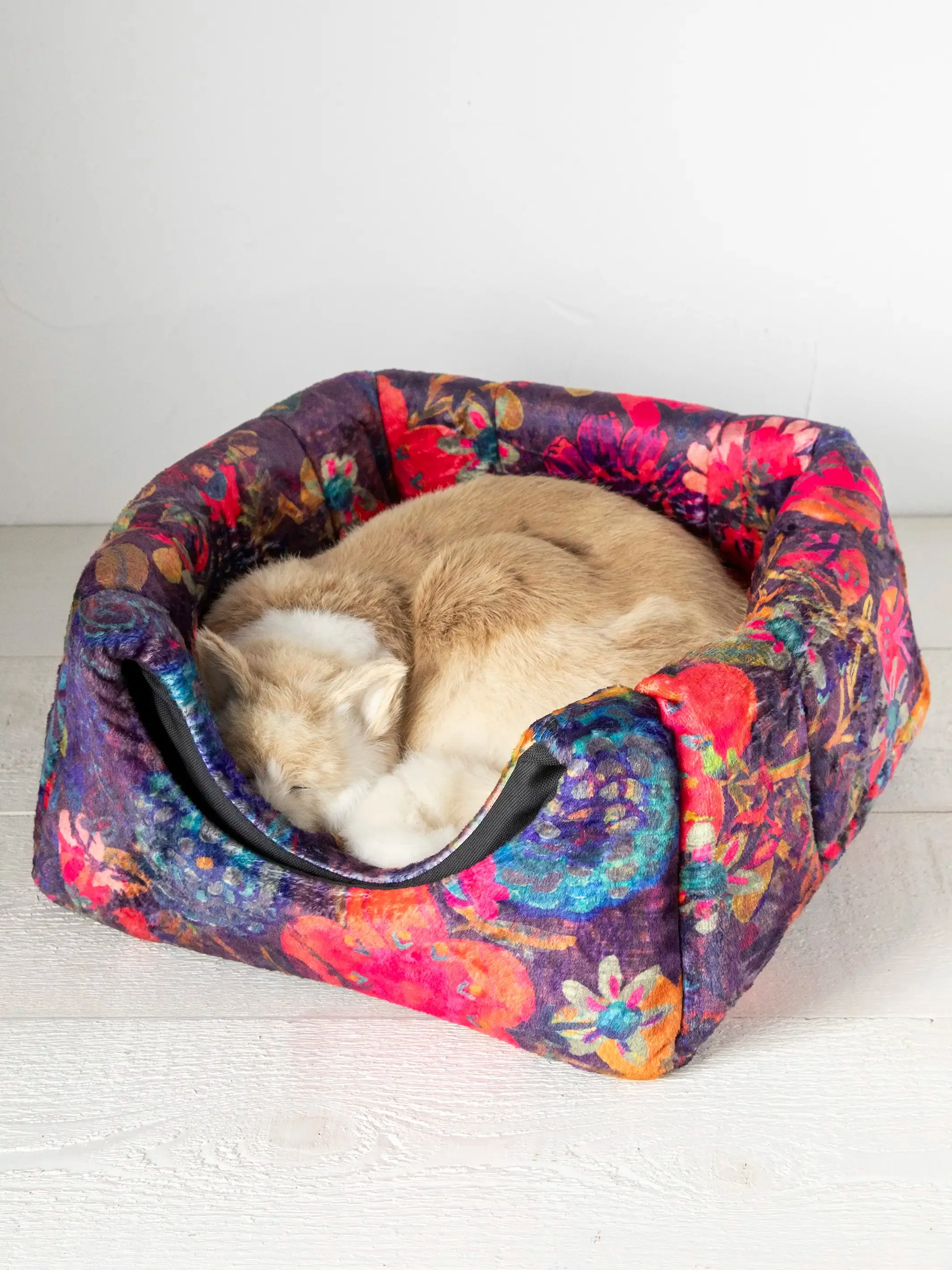 Collapsible Cozy Cat Bed - Dark Floral Garden