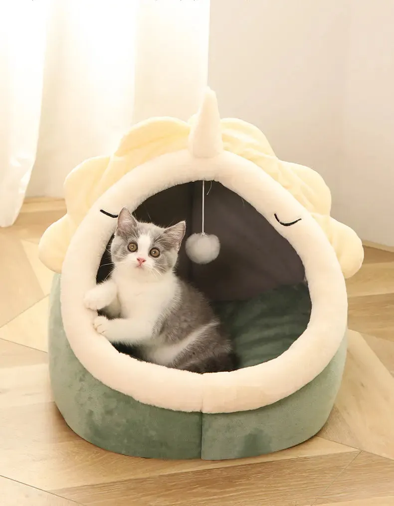 Cozy & Warm Cat House