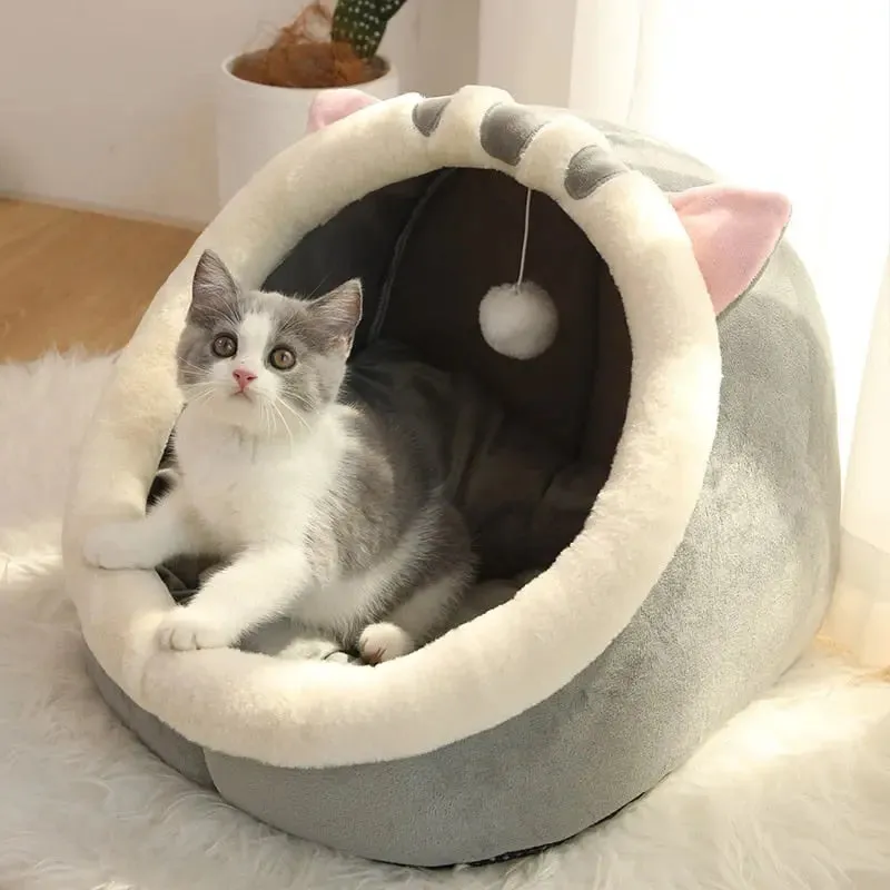 Cozy & Warm Cat House