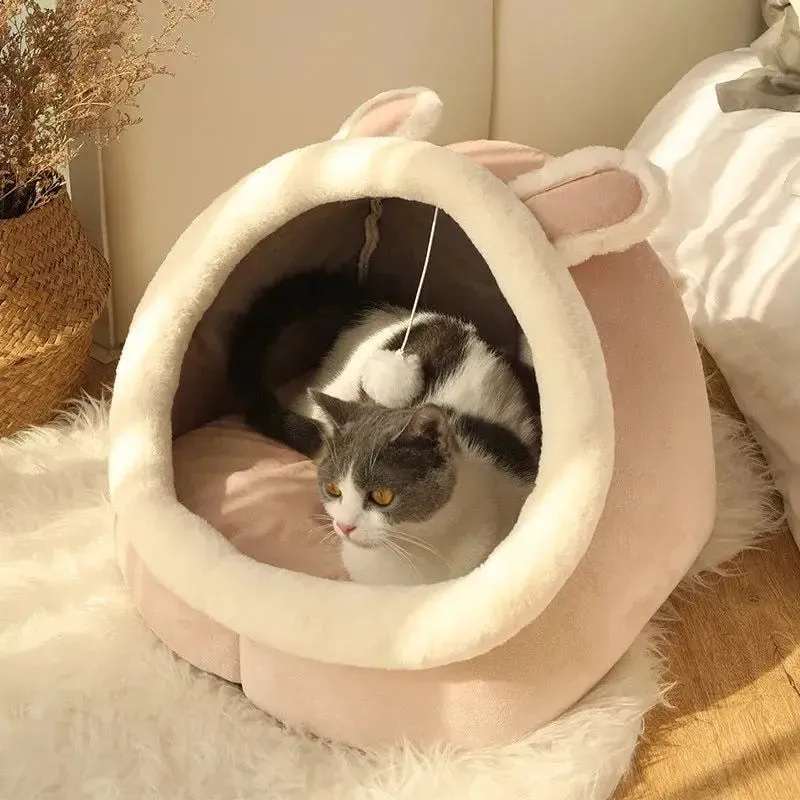 Cozy & Warm Cat House