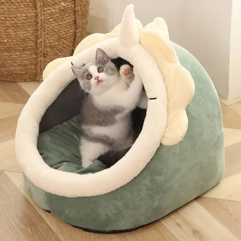 Cozy & Warm Cat House