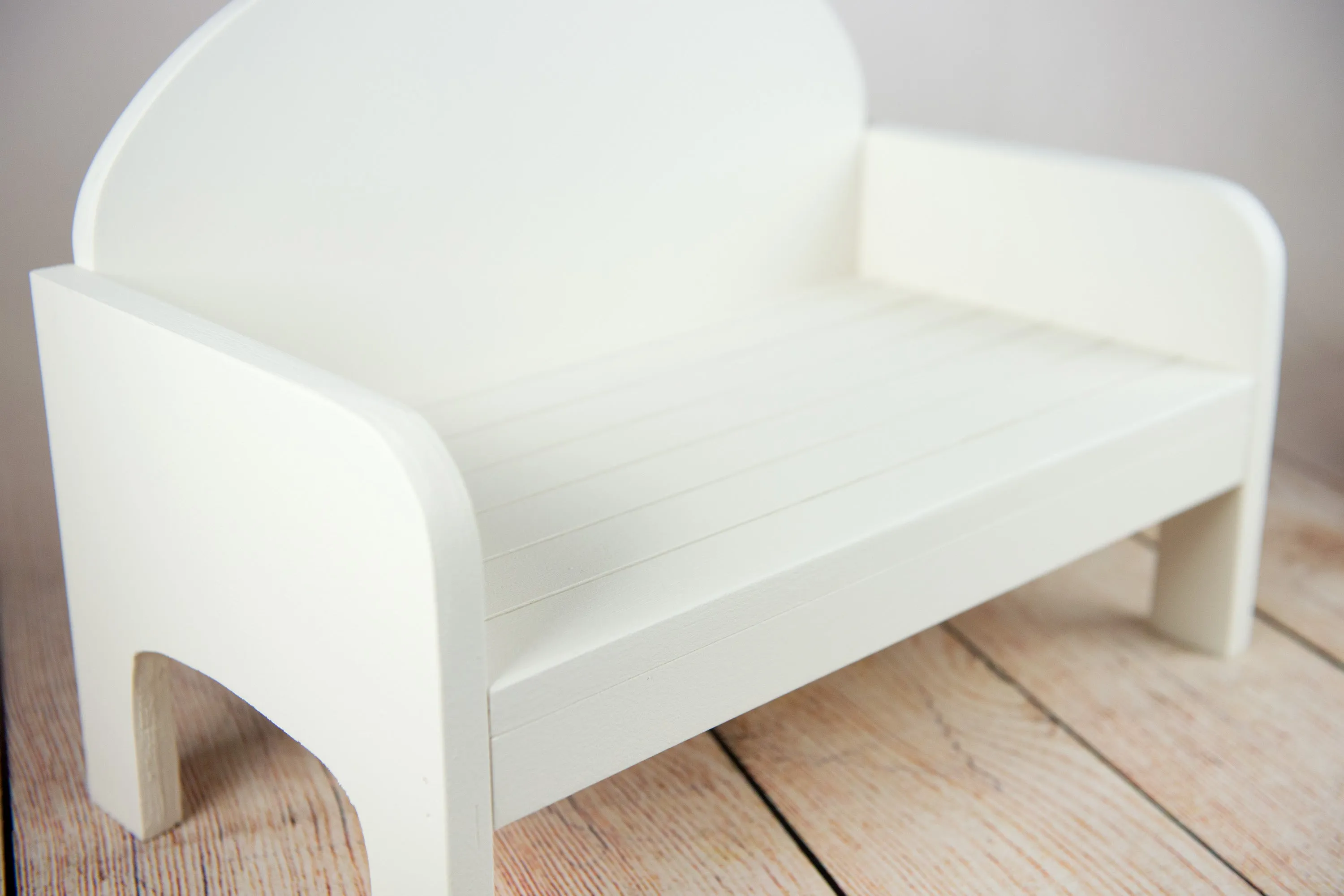 Park Bench - Cozy Curve - White